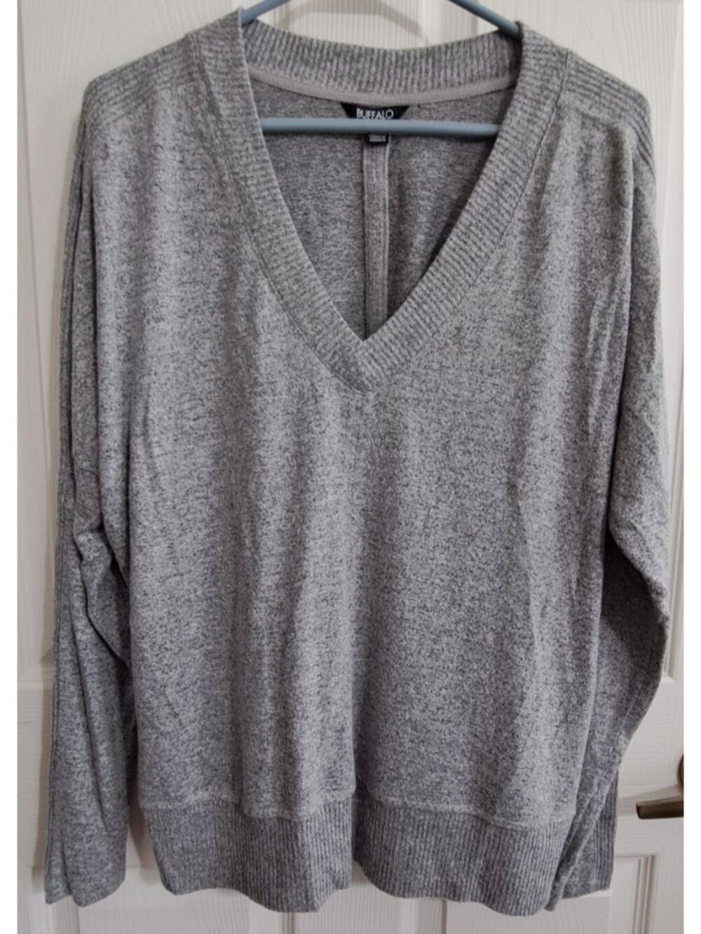 Buffalo David Bitton Women's L Gray V-Neck Long Sleeve Drop Shoulder Pullover
